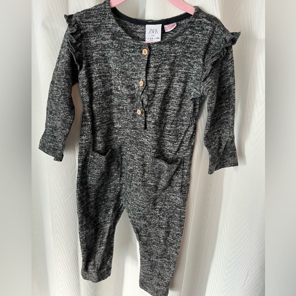 Zara 3-4 years ruffle jumpsuit